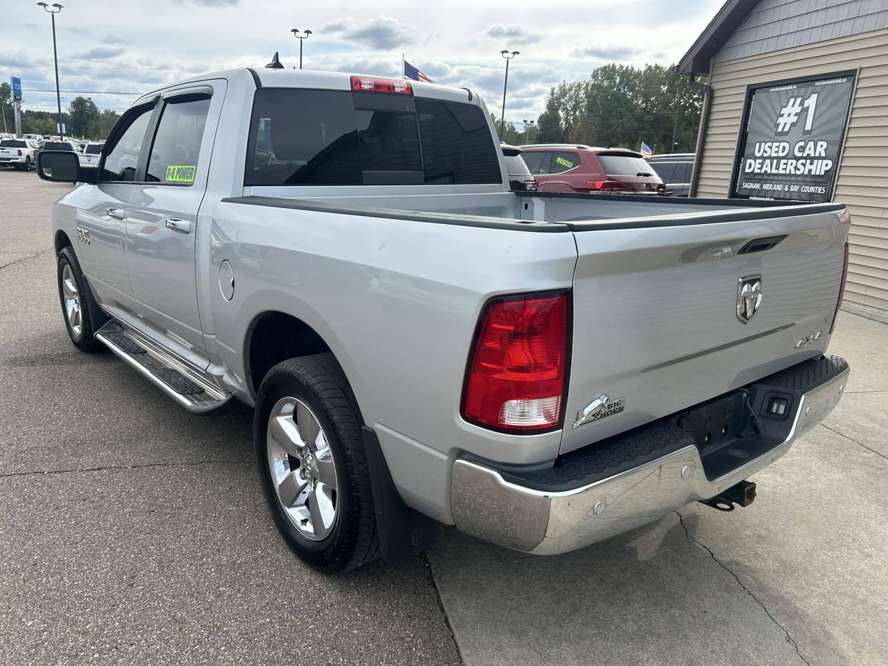 RAM 1500 Big Horn 4x4 Crew Cab 5'7" Box 2017