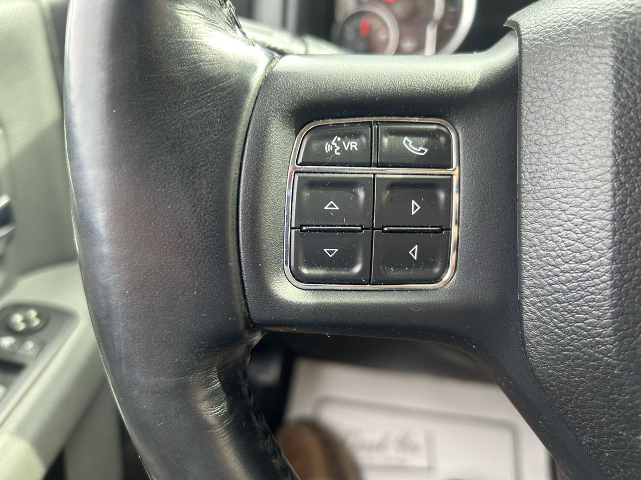 RAM 1500 Big Horn 4x4 Crew Cab 5'7" Box 2017