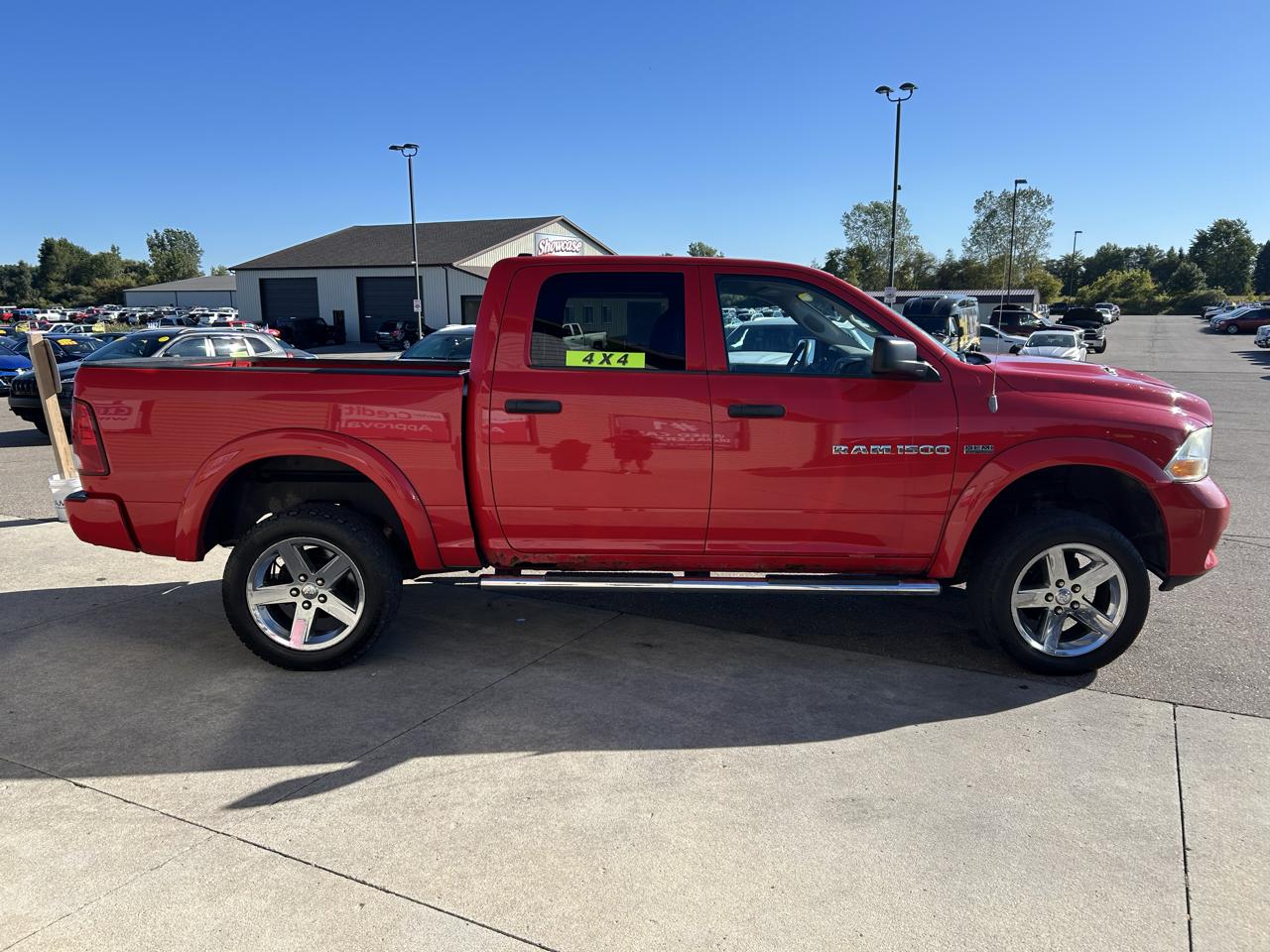 RAM 1500 4WD Crew Cab 140.5" Express 2012