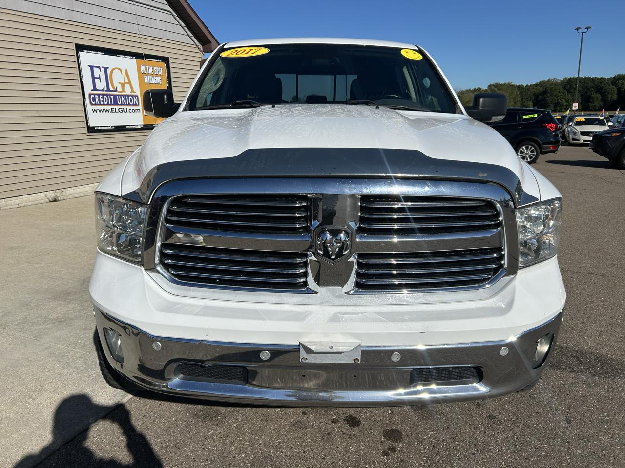 RAM 1500 Big Horn 4x4 Crew Cab 5'7" Box 2017