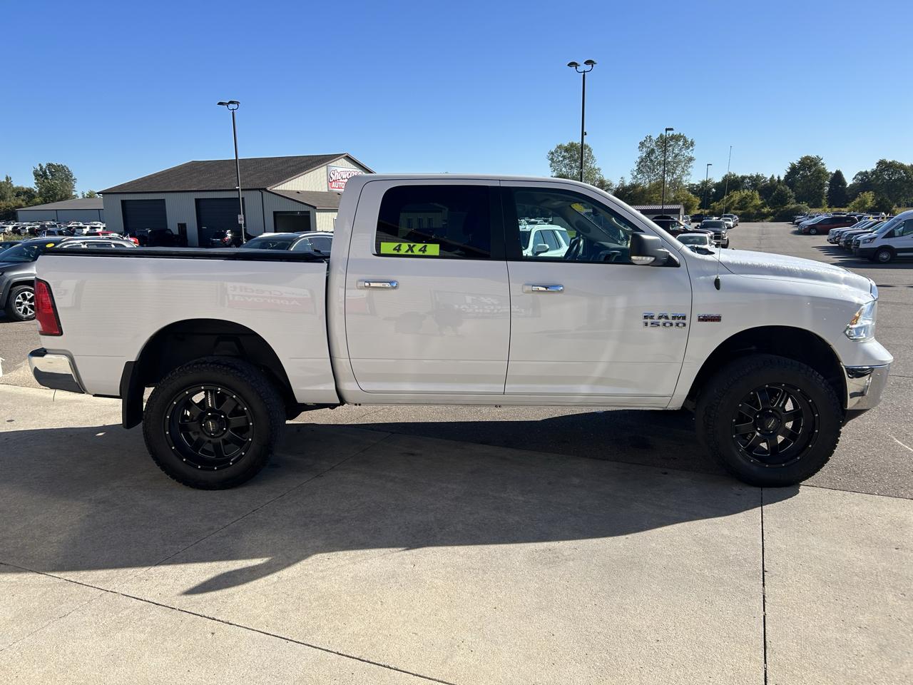 RAM 1500 Big Horn 4x4 Crew Cab 5'7" Box 2017