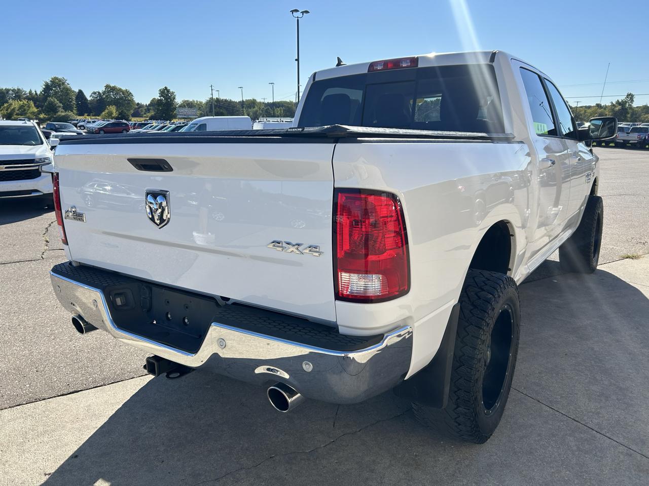 RAM 1500 Big Horn 4x4 Crew Cab 5'7" Box 2017