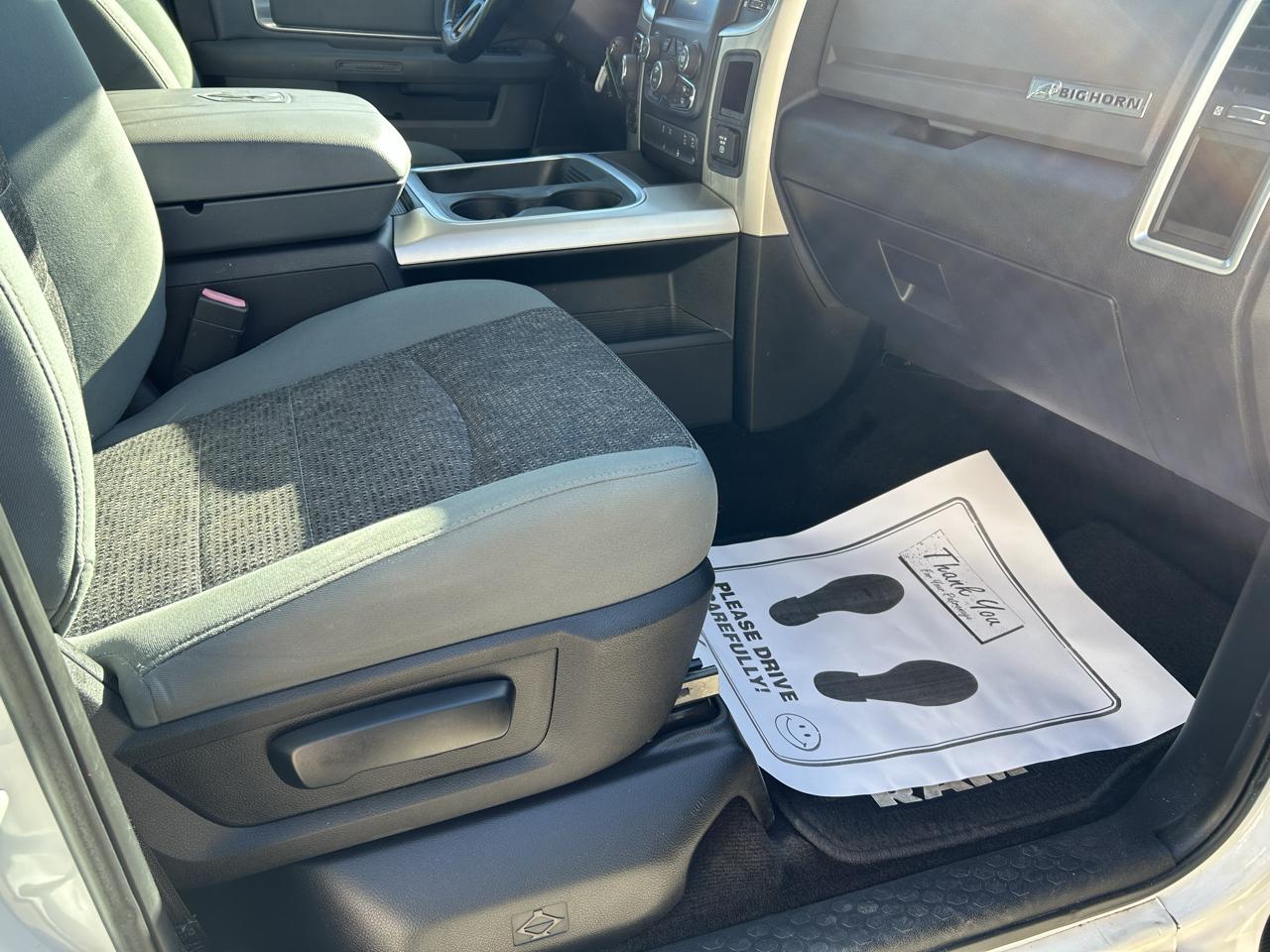 RAM 1500 Big Horn 4x4 Crew Cab 5'7" Box 2017