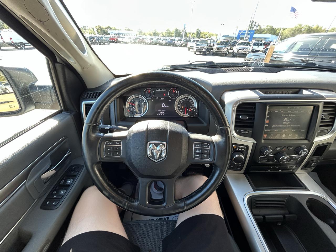RAM 1500 Big Horn 4x4 Crew Cab 5'7" Box 2017