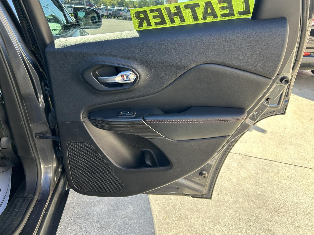 Jeep Cherokee 4WD 4dr Trailhawk 2015