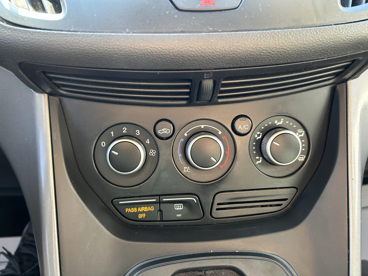 Ford Escape FWD 4dr SE 2015