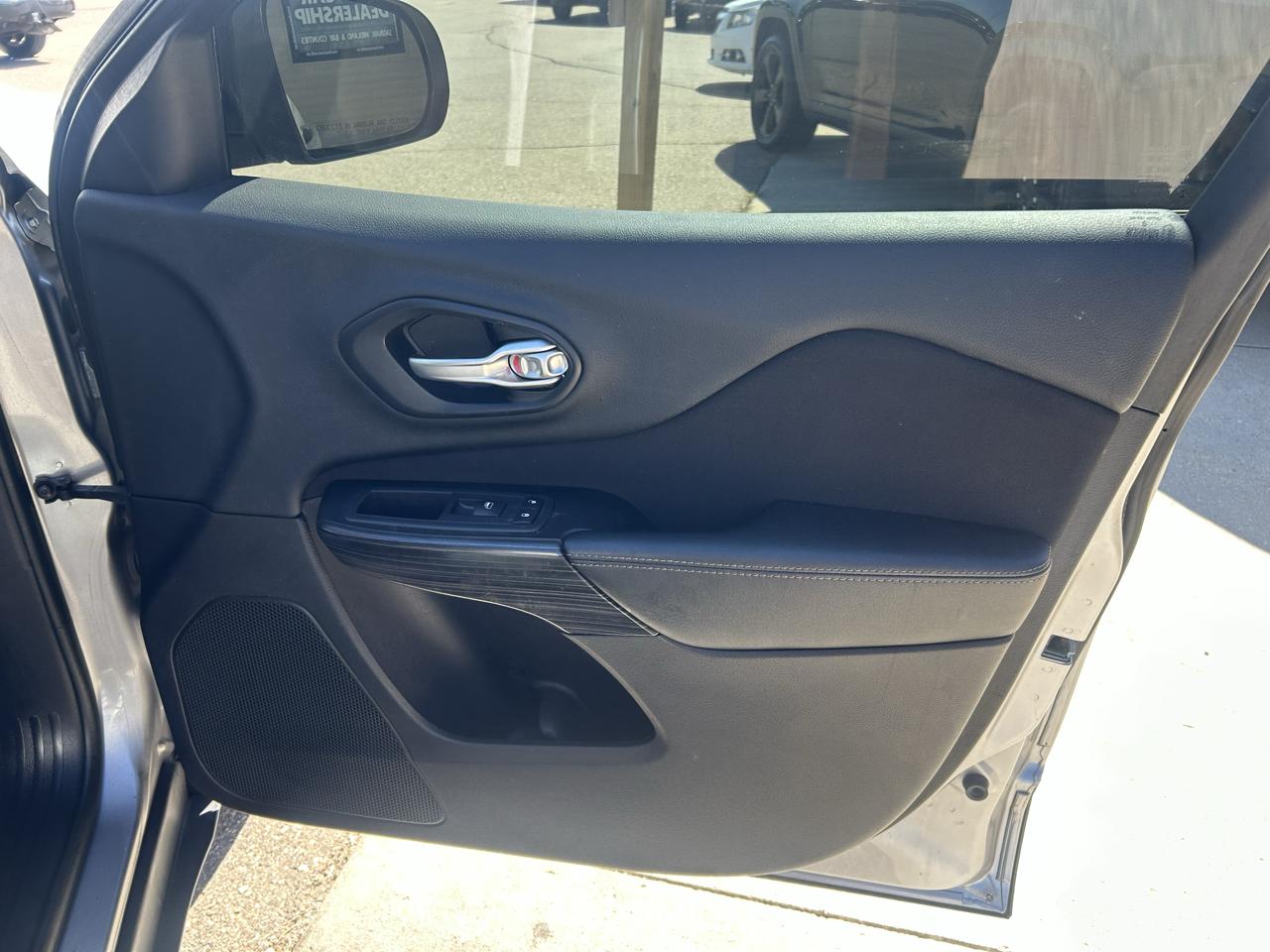 Jeep Cherokee FWD 4dr Sport 2014