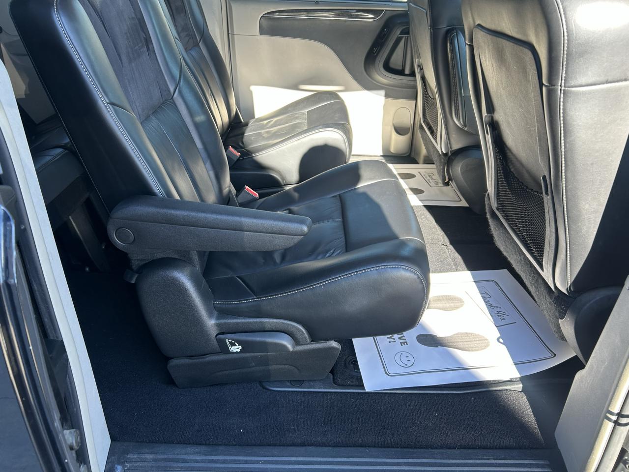 Chrysler Town & Country 4dr Wgn Limited Platinum 2015