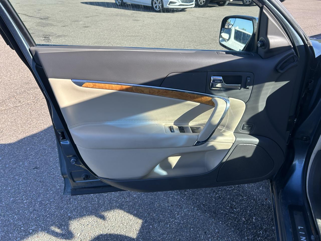Lincoln MKZ 4dr Sdn AWD 2011