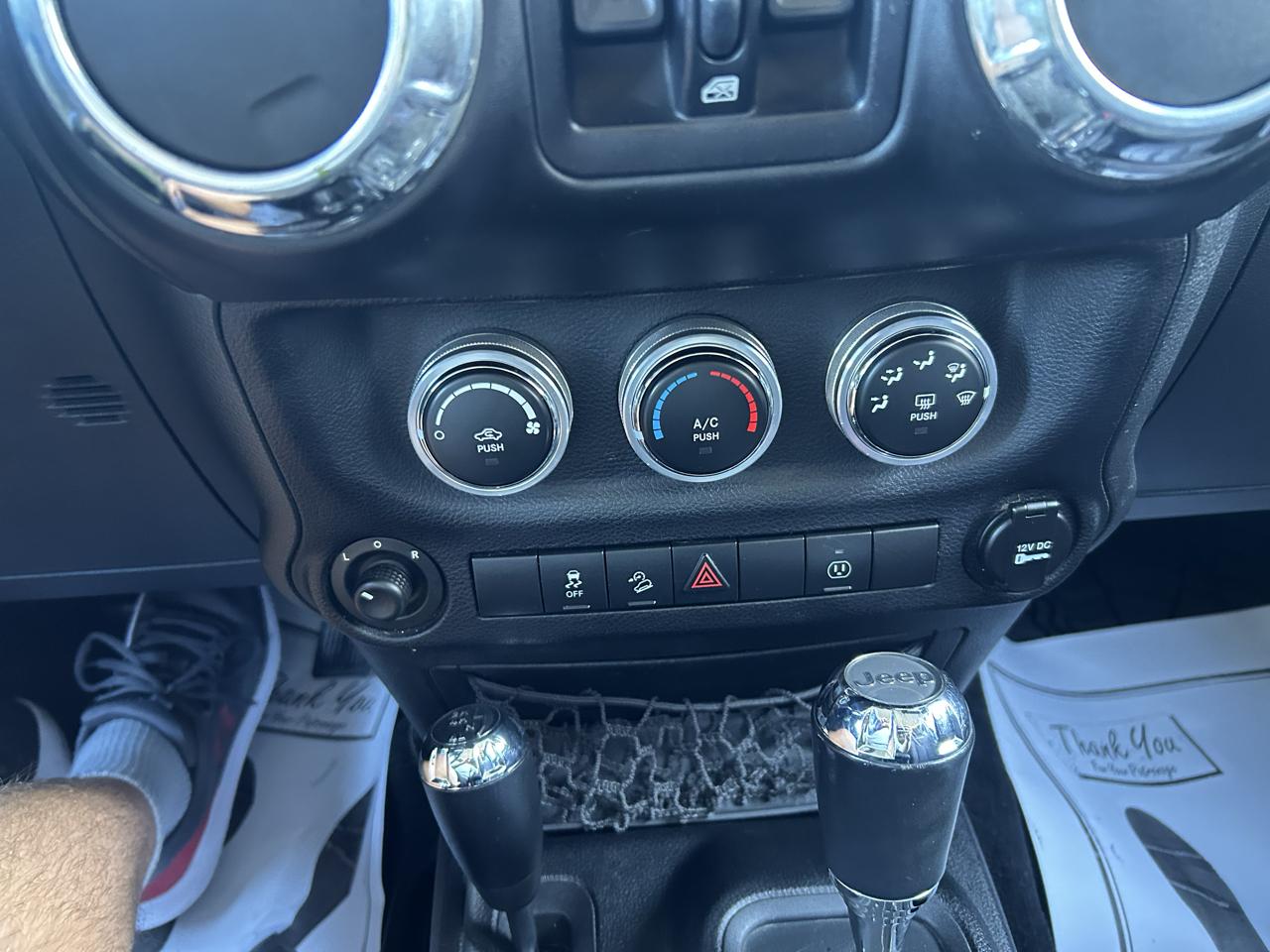 Jeep Wrangler Unlimited 4WD 4dr Sahara 2014