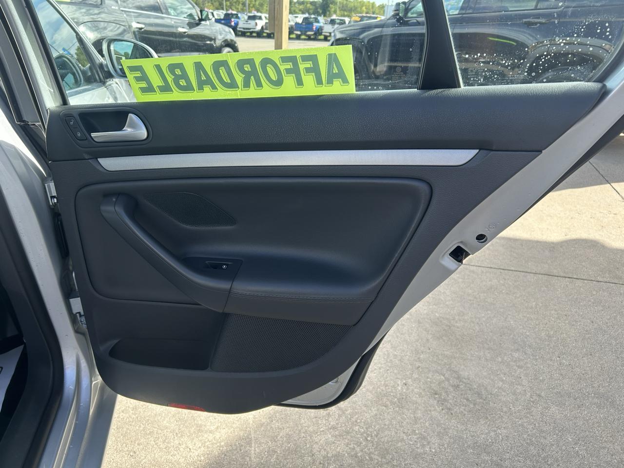Volkswagen Jetta Sedan 4dr Auto SEL 2009