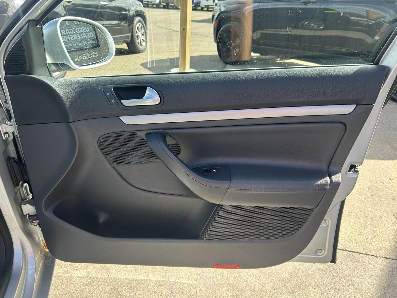Volkswagen Jetta Sedan 4dr Auto SEL 2009