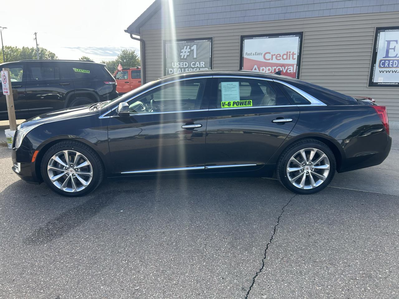 Cadillac XTS 4dr Sdn Luxury AWD 2014