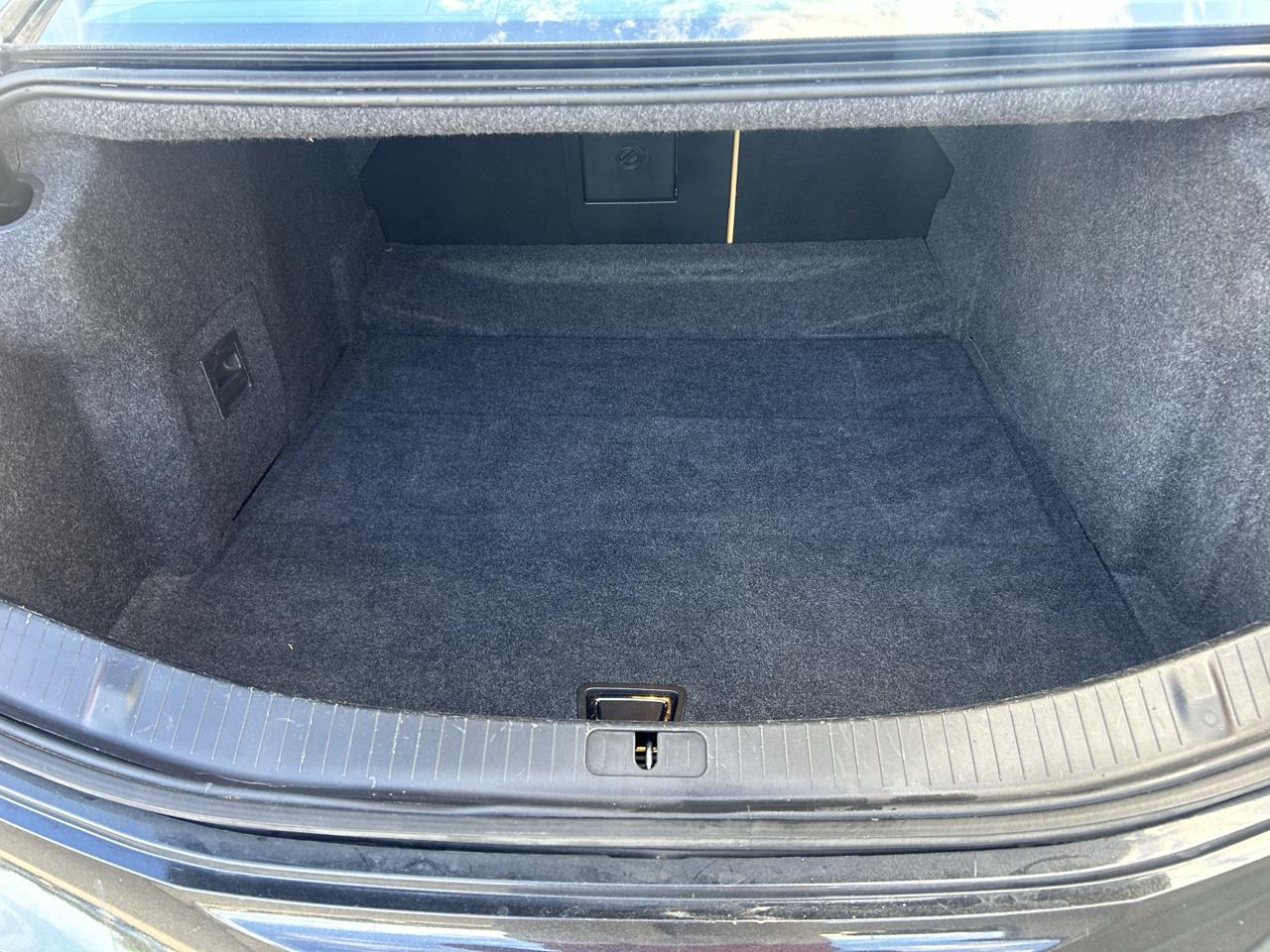 Cadillac XTS 4dr Sdn Luxury AWD 2014