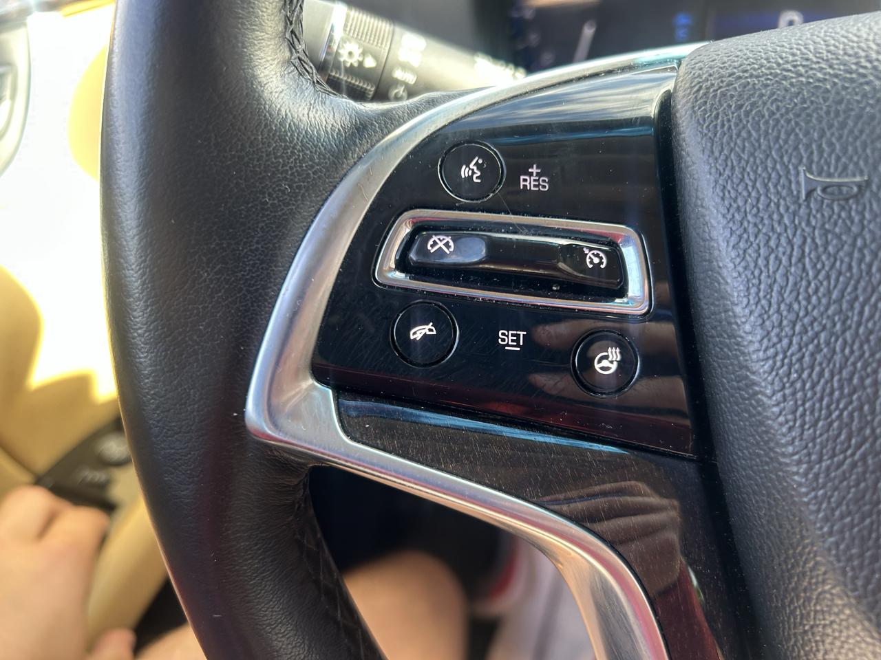 Cadillac XTS 4dr Sdn Luxury AWD 2014
