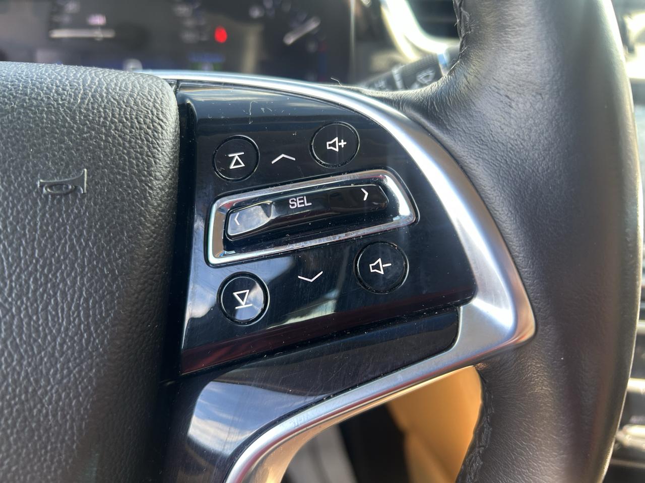 Cadillac XTS 4dr Sdn Luxury AWD 2014