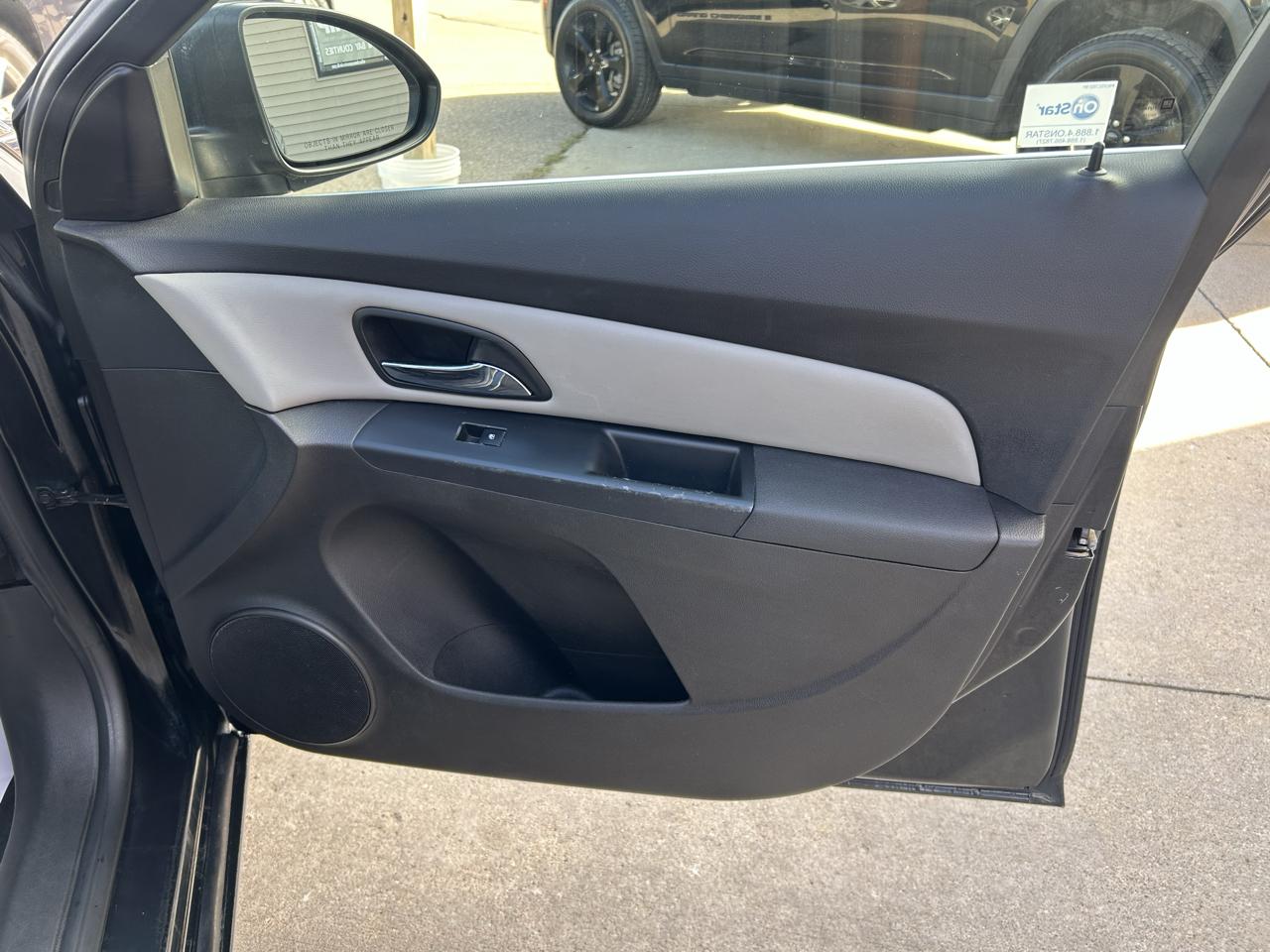 Chevrolet Cruze 4dr Sdn LS 2012