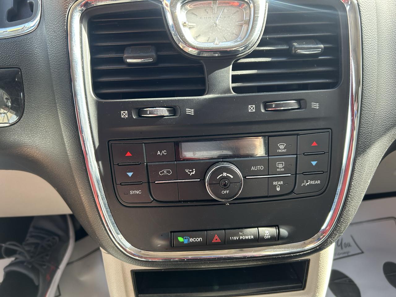 Chrysler Town & Country 4dr Wgn Touring 2015
