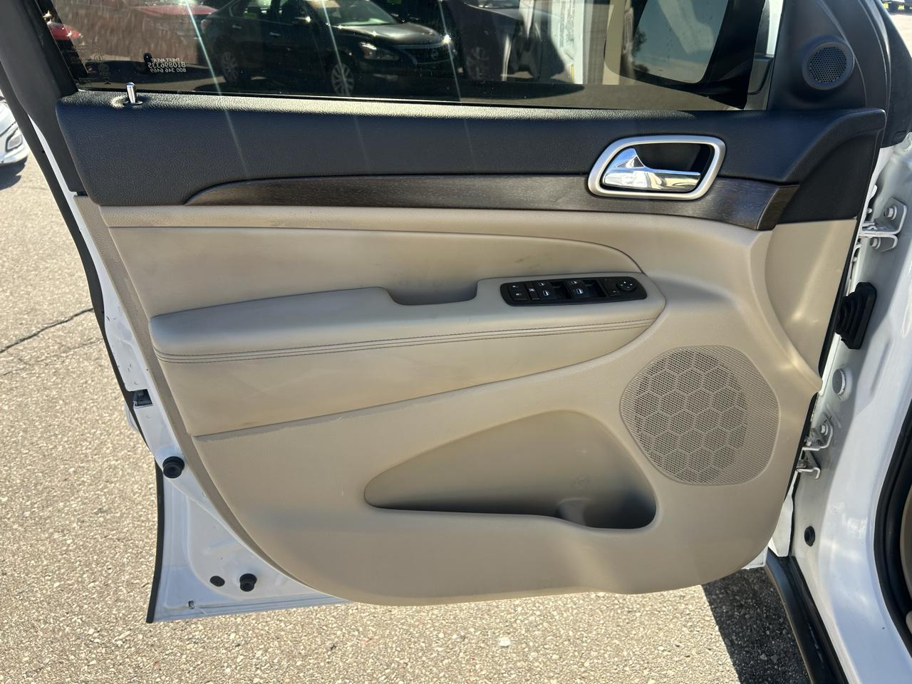 Jeep Grand Cherokee 4WD 4dr Laredo 2015