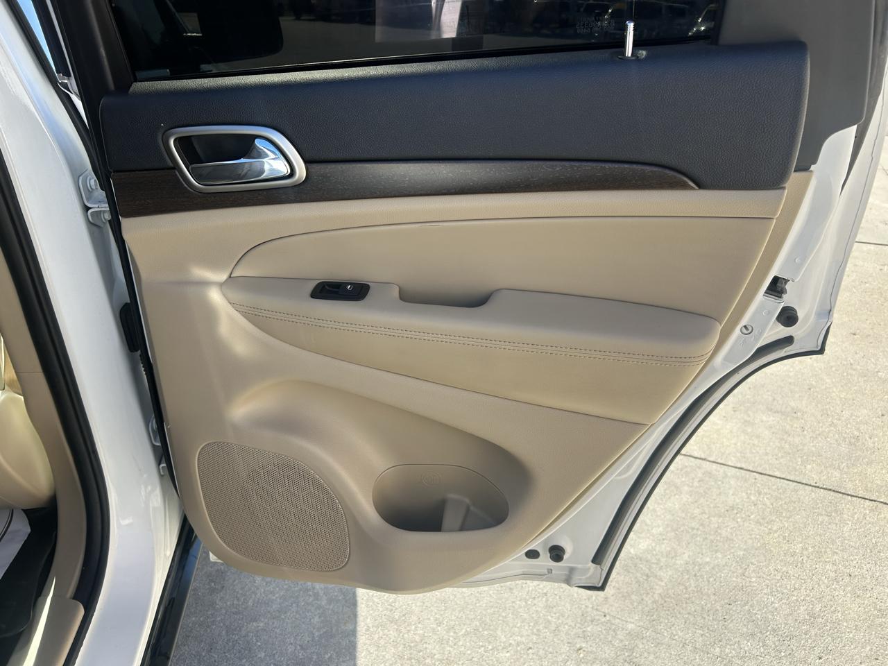 Jeep Grand Cherokee 4WD 4dr Laredo 2015