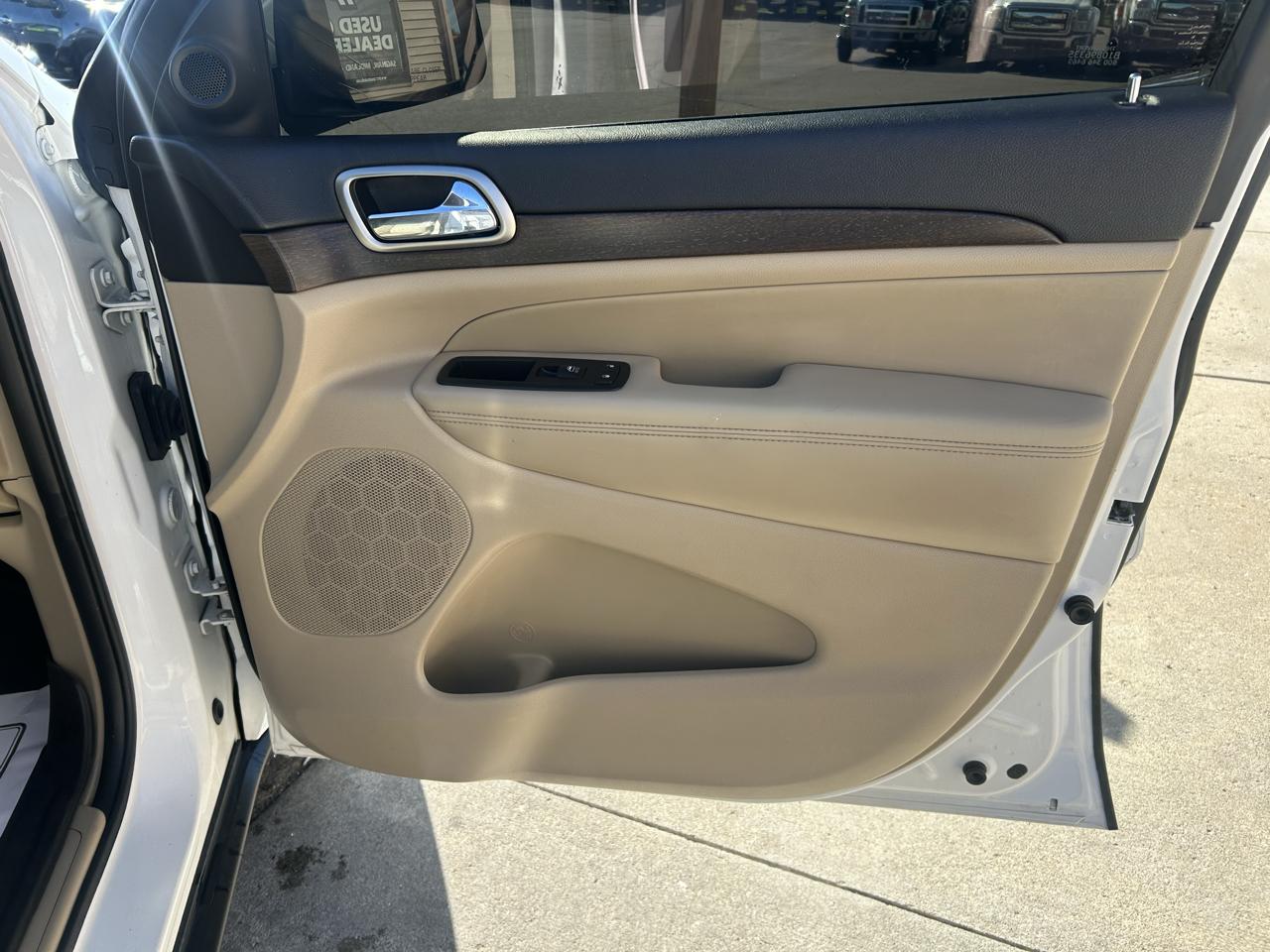 Jeep Grand Cherokee 4WD 4dr Laredo 2015