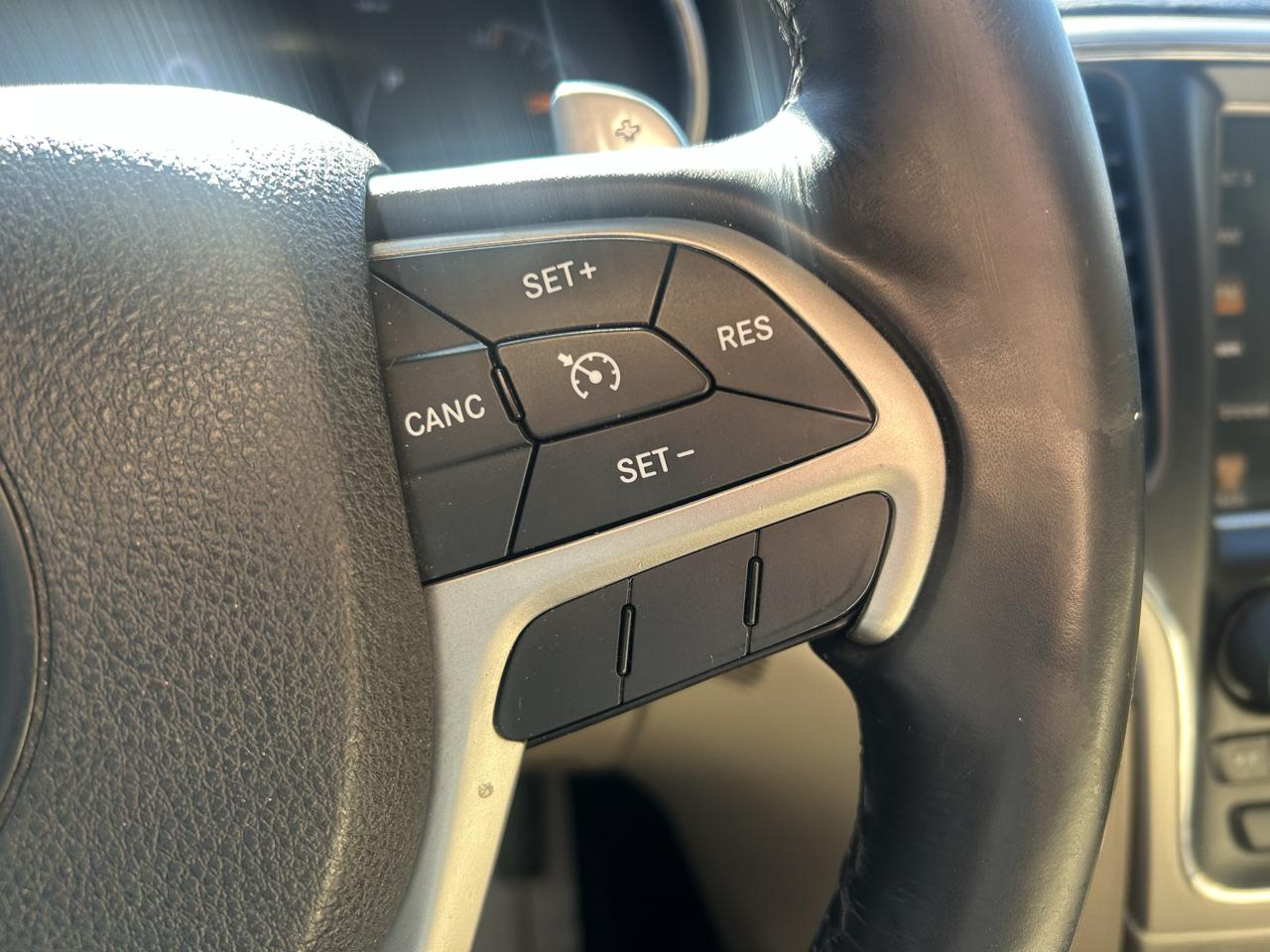 Jeep Grand Cherokee 4WD 4dr Laredo 2015