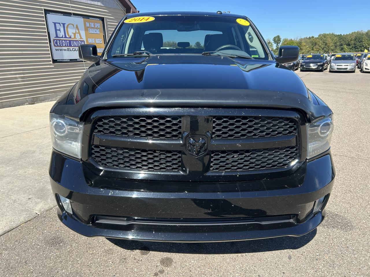 RAM 1500 4WD Crew Cab 140.5" Express 2014
