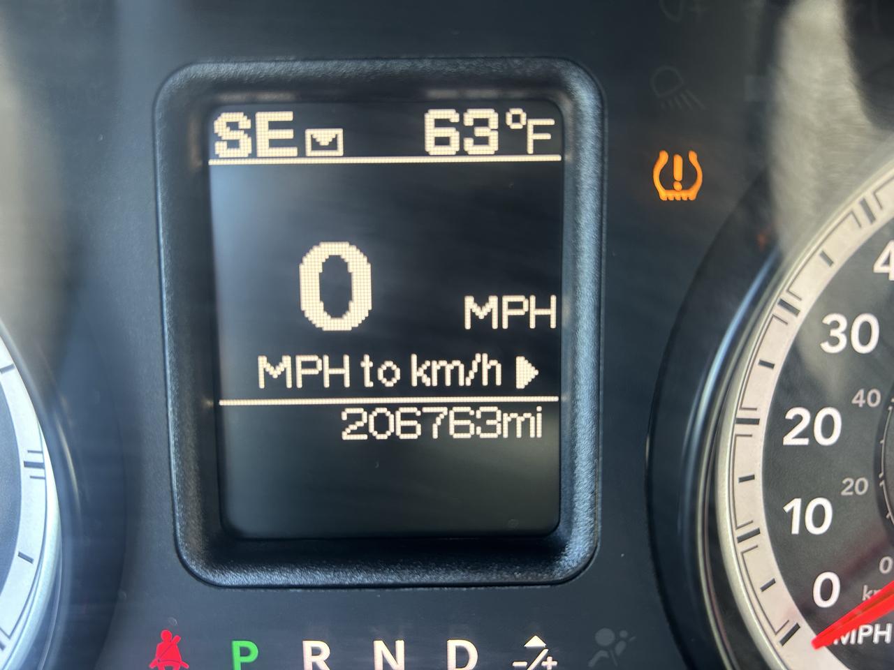 RAM 1500 4WD Crew Cab 140.5" Express 2014