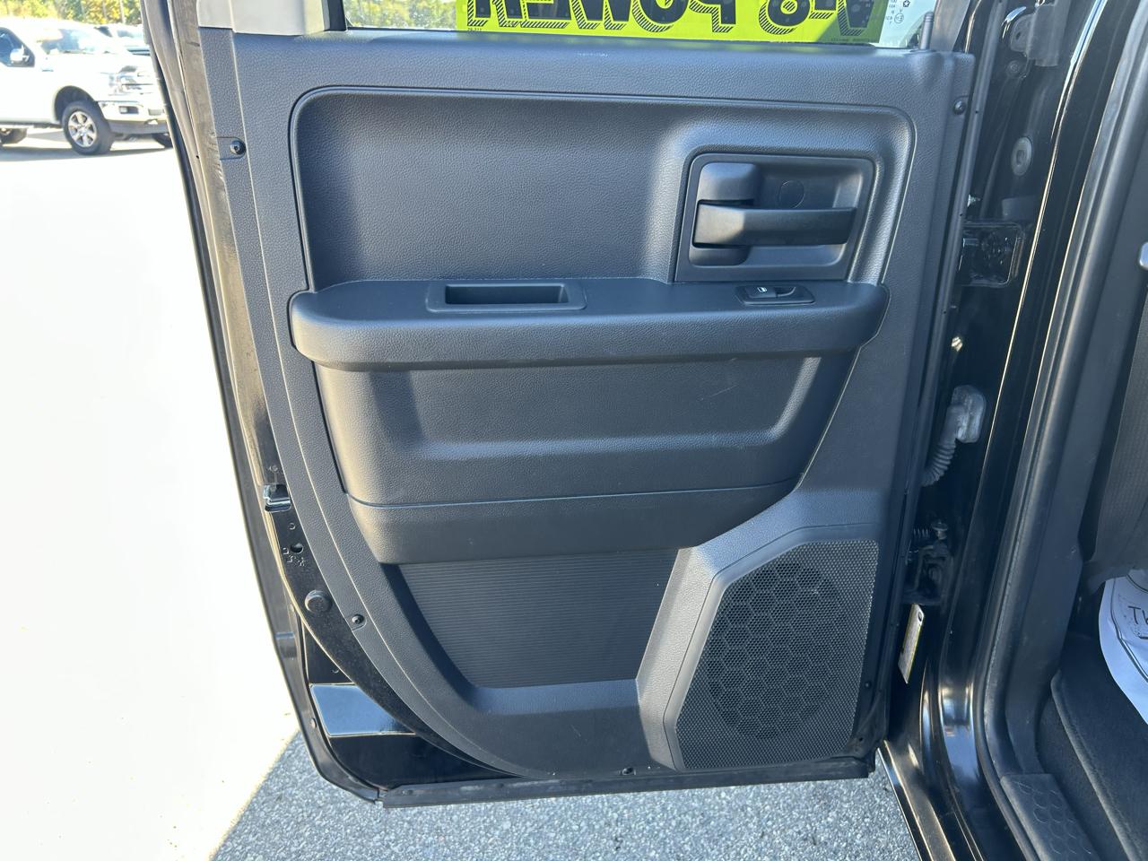 RAM 1500 4WD Quad Cab 140.5" ST 2012