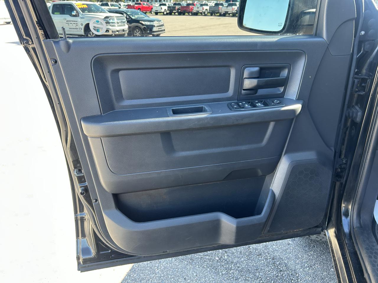 RAM 1500 4WD Quad Cab 140.5" ST 2012