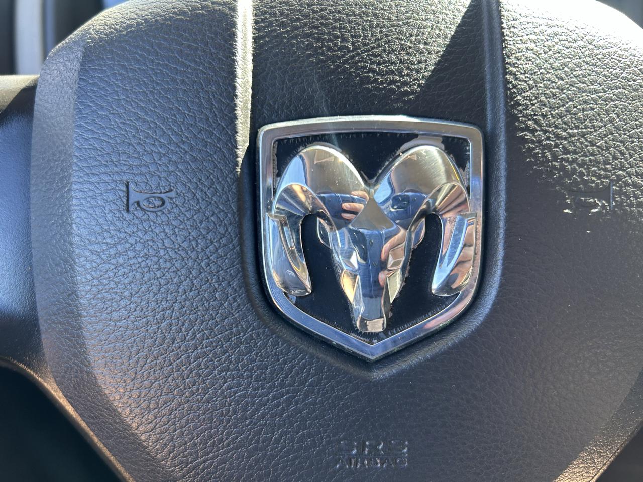 RAM 1500 4WD Quad Cab 140.5" ST 2012