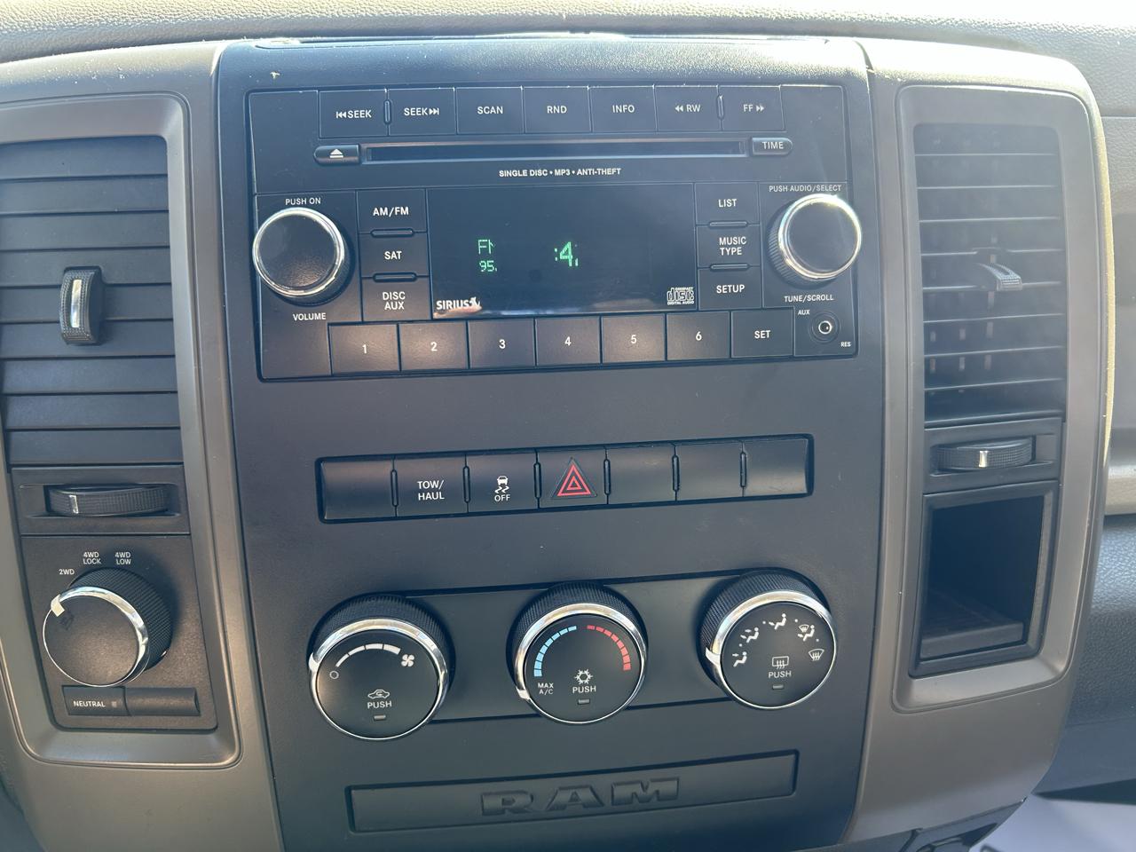 RAM 1500 4WD Quad Cab 140.5" ST 2012