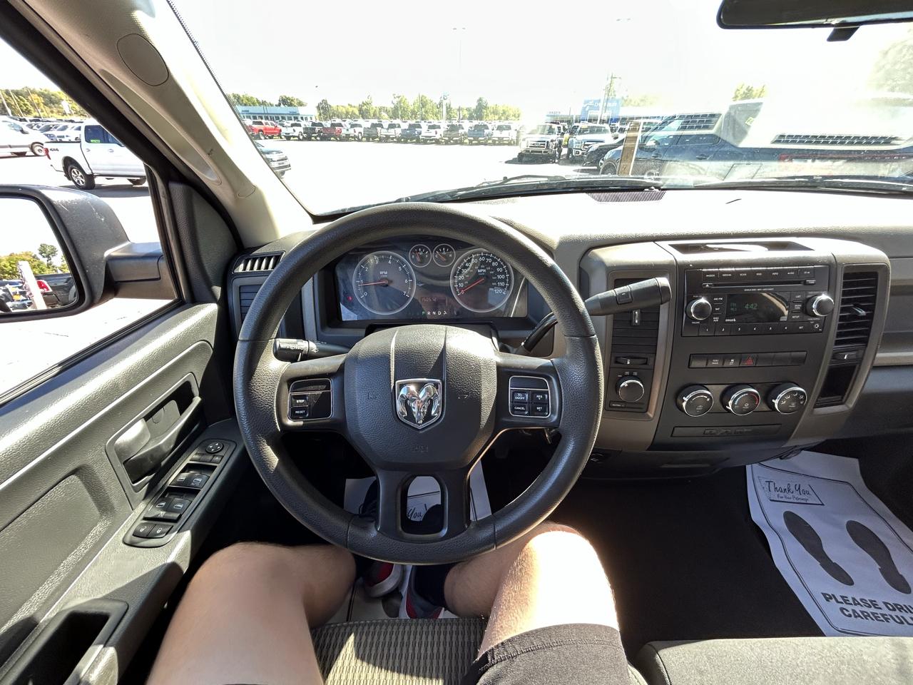 RAM 1500 4WD Quad Cab 140.5" ST 2012