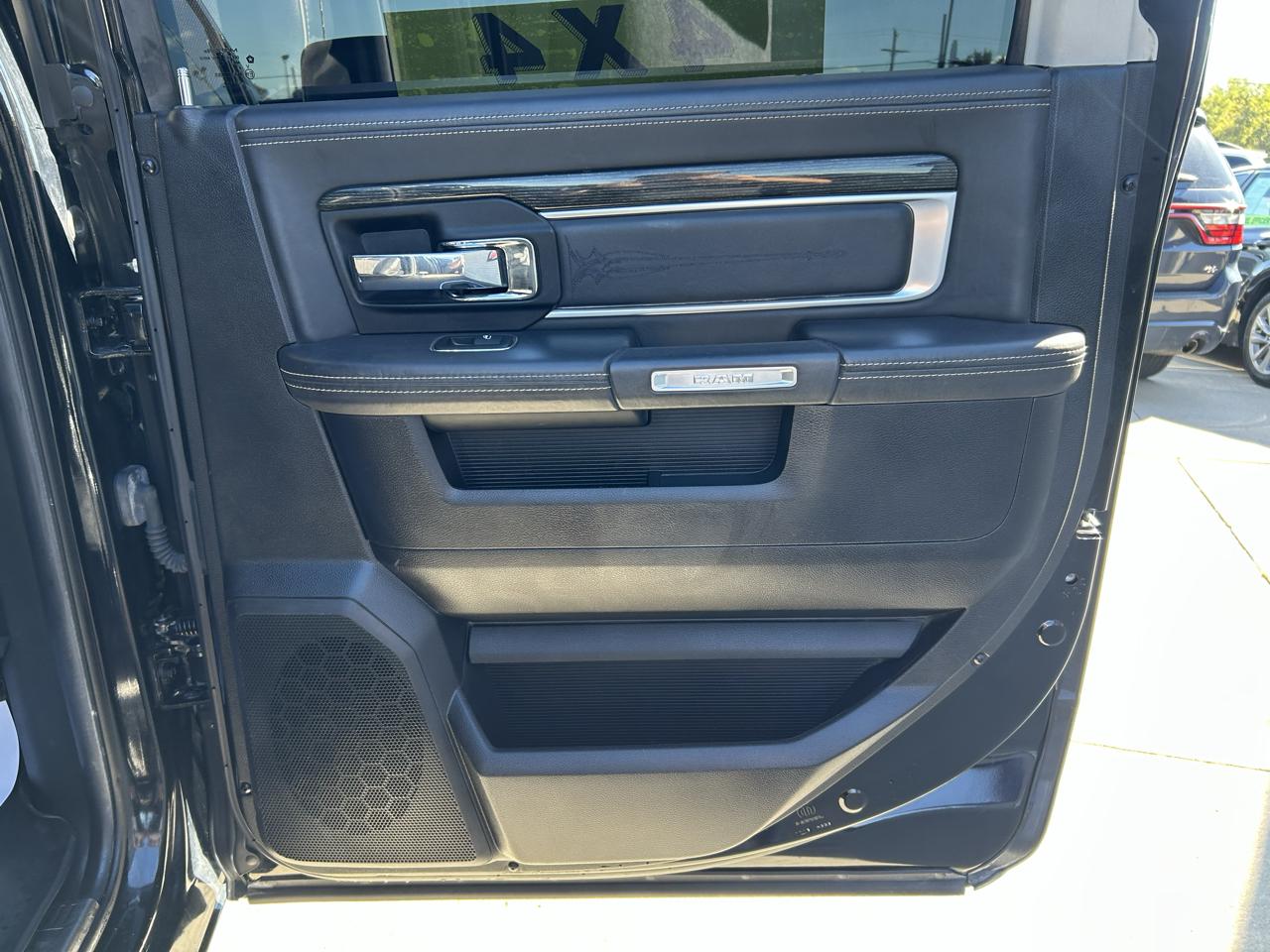 RAM 1500 4WD Crew Cab 140.5" Longhorn Limited 2014
