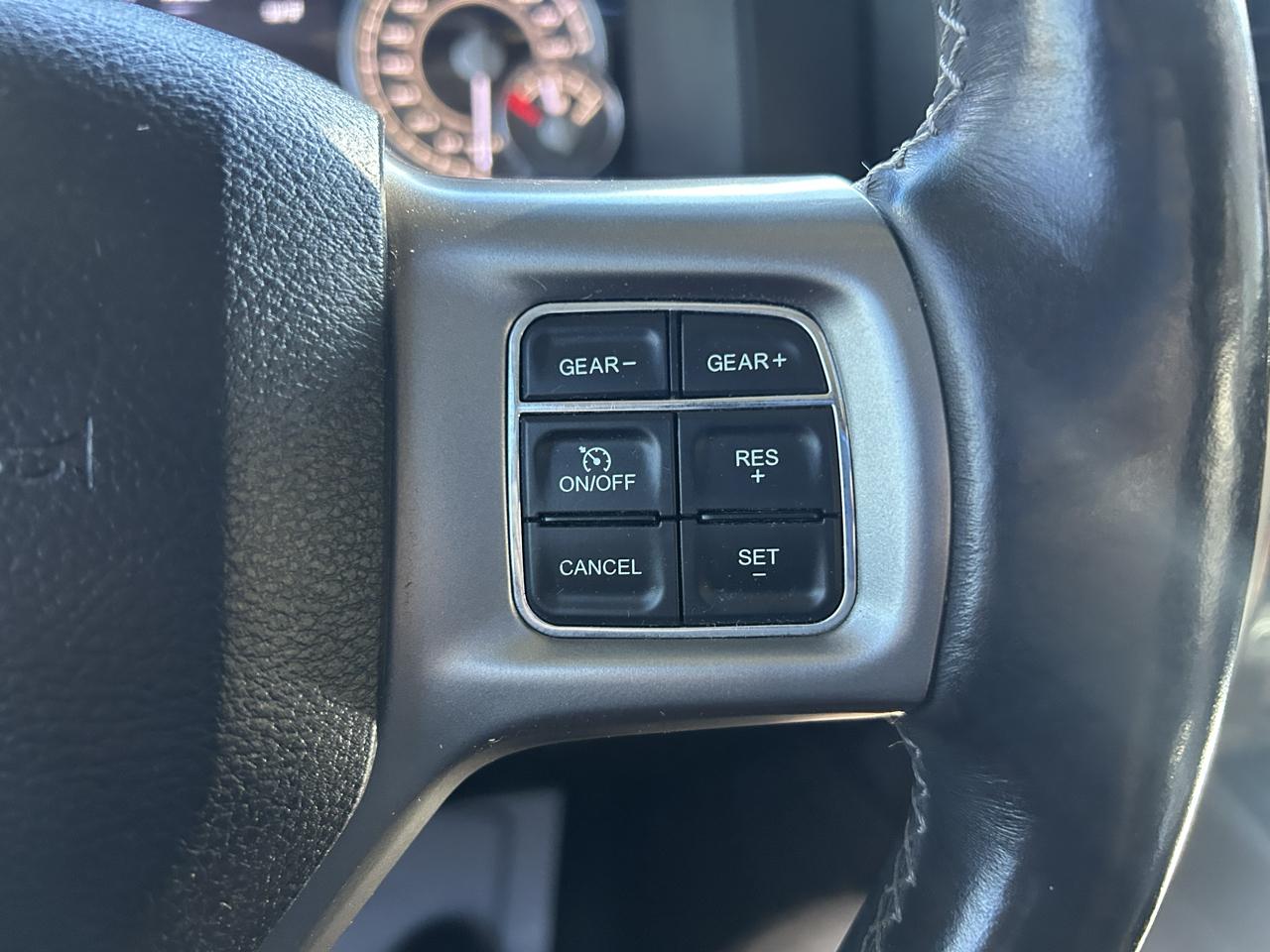 RAM 1500 4WD Crew Cab 140.5" Longhorn Limited 2014