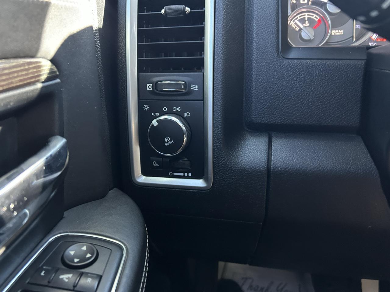 RAM 1500 4WD Crew Cab 140.5" Longhorn Limited 2014