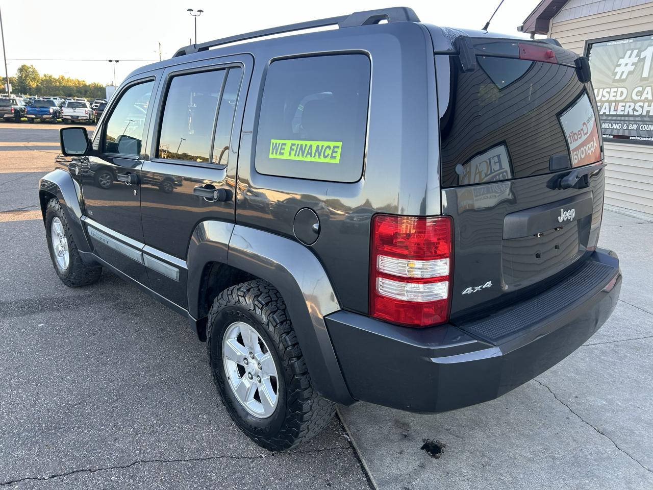 Jeep Liberty 4WD 4dr Sport 2010