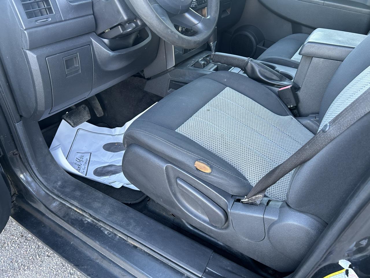 Jeep Liberty 4WD 4dr Sport 2010