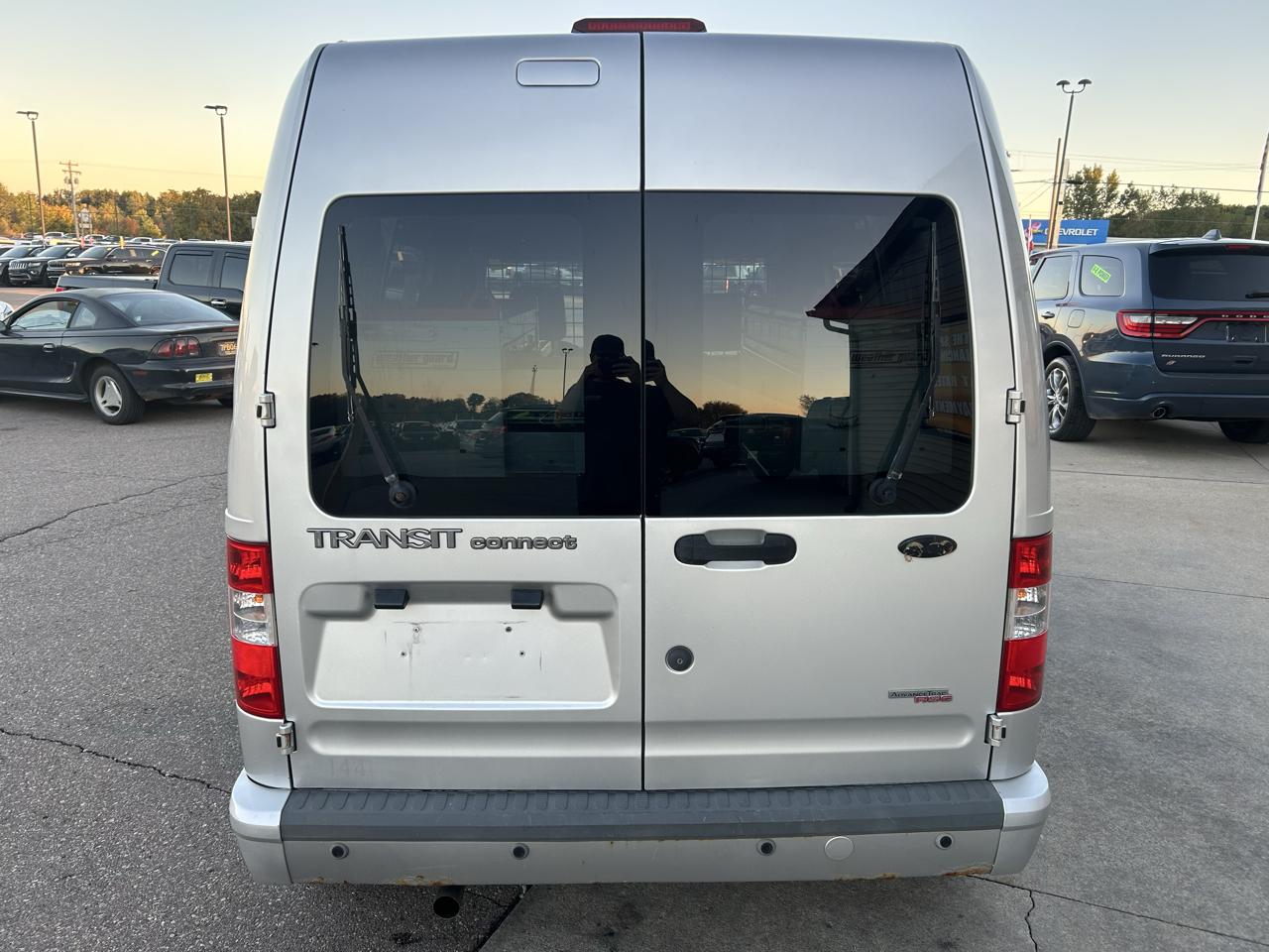 Ford Transit Connect 114.6" XLT w/side & rear door privacy glass 2012