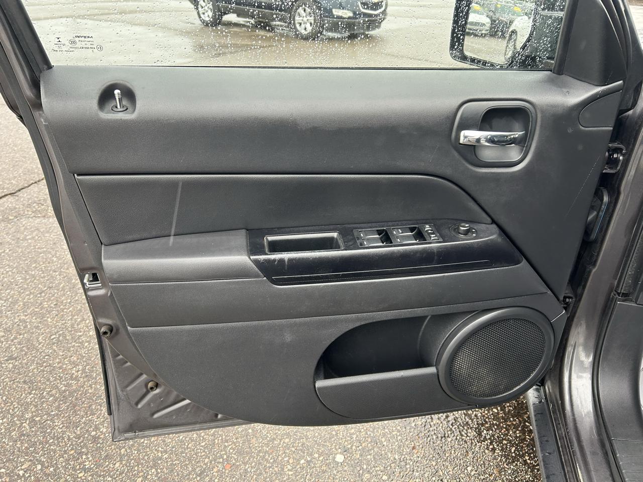 Jeep Patriot FWD 4dr High Altitude 2014