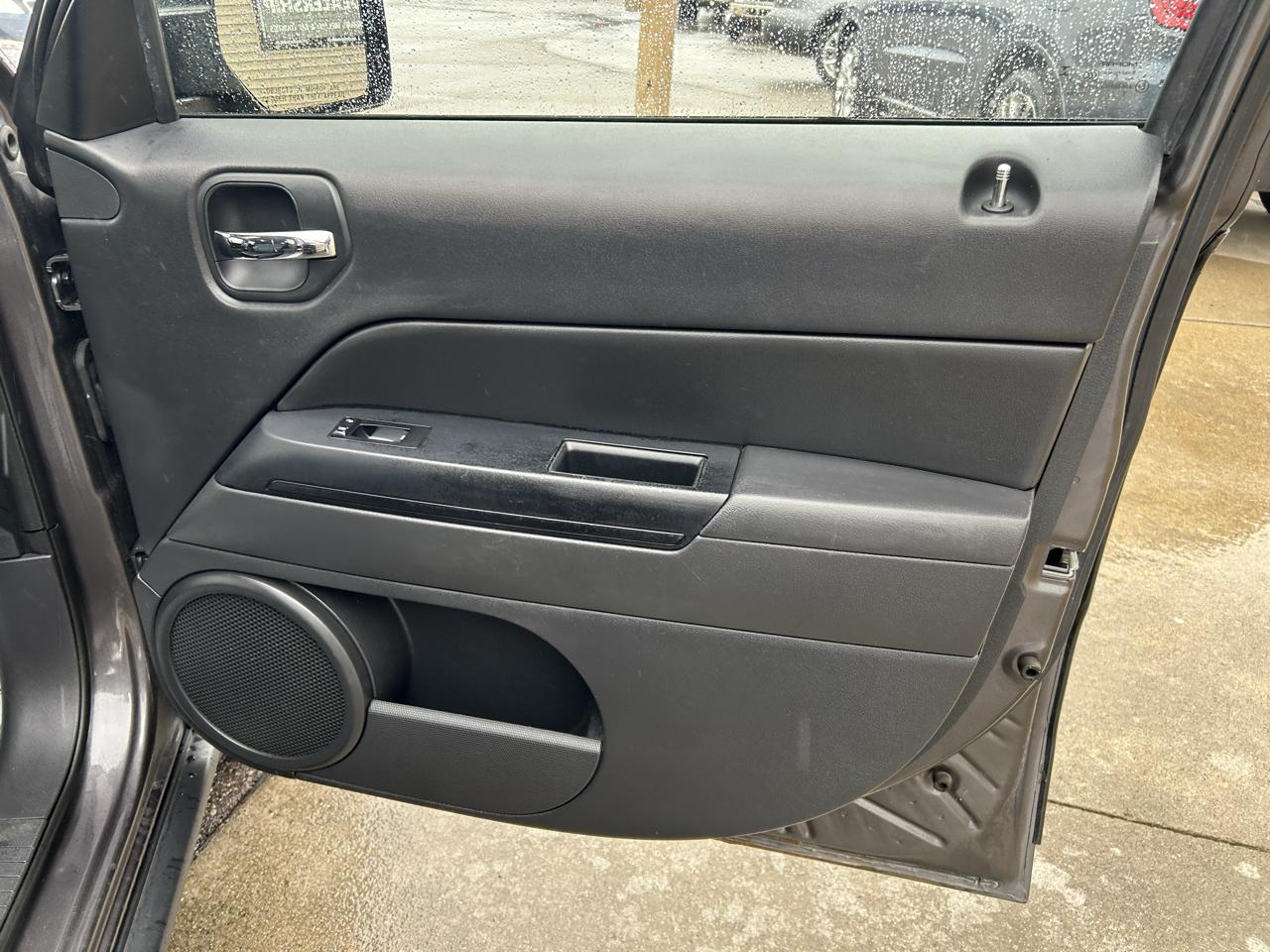 Jeep Patriot FWD 4dr High Altitude 2014