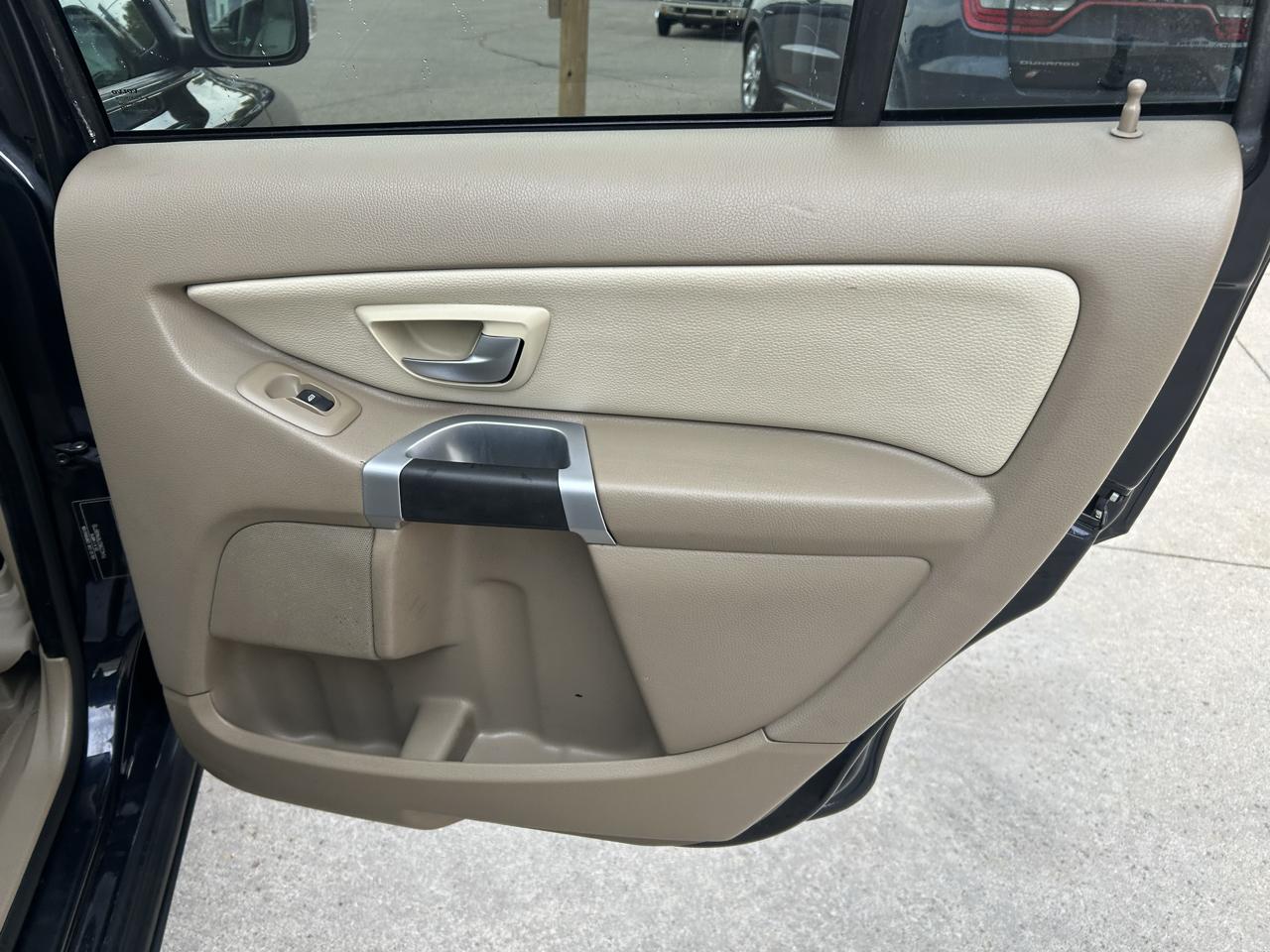 Volvo XC90 AWD 4dr I6 w/Snrf/3rd Row 2008