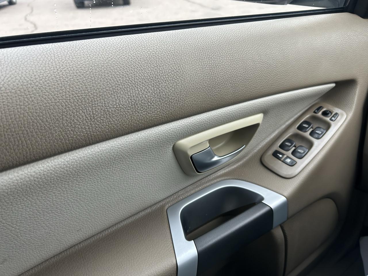 Volvo XC90 AWD 4dr I6 w/Snrf/3rd Row 2008