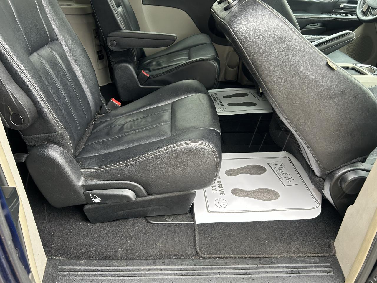 Chrysler Town & Country 4dr Wgn Touring 2014
