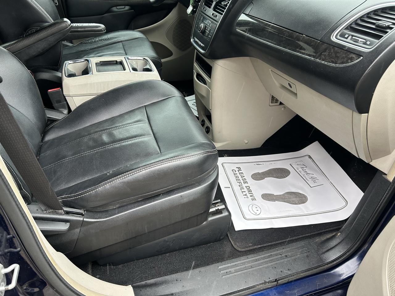 Chrysler Town & Country 4dr Wgn Touring 2014