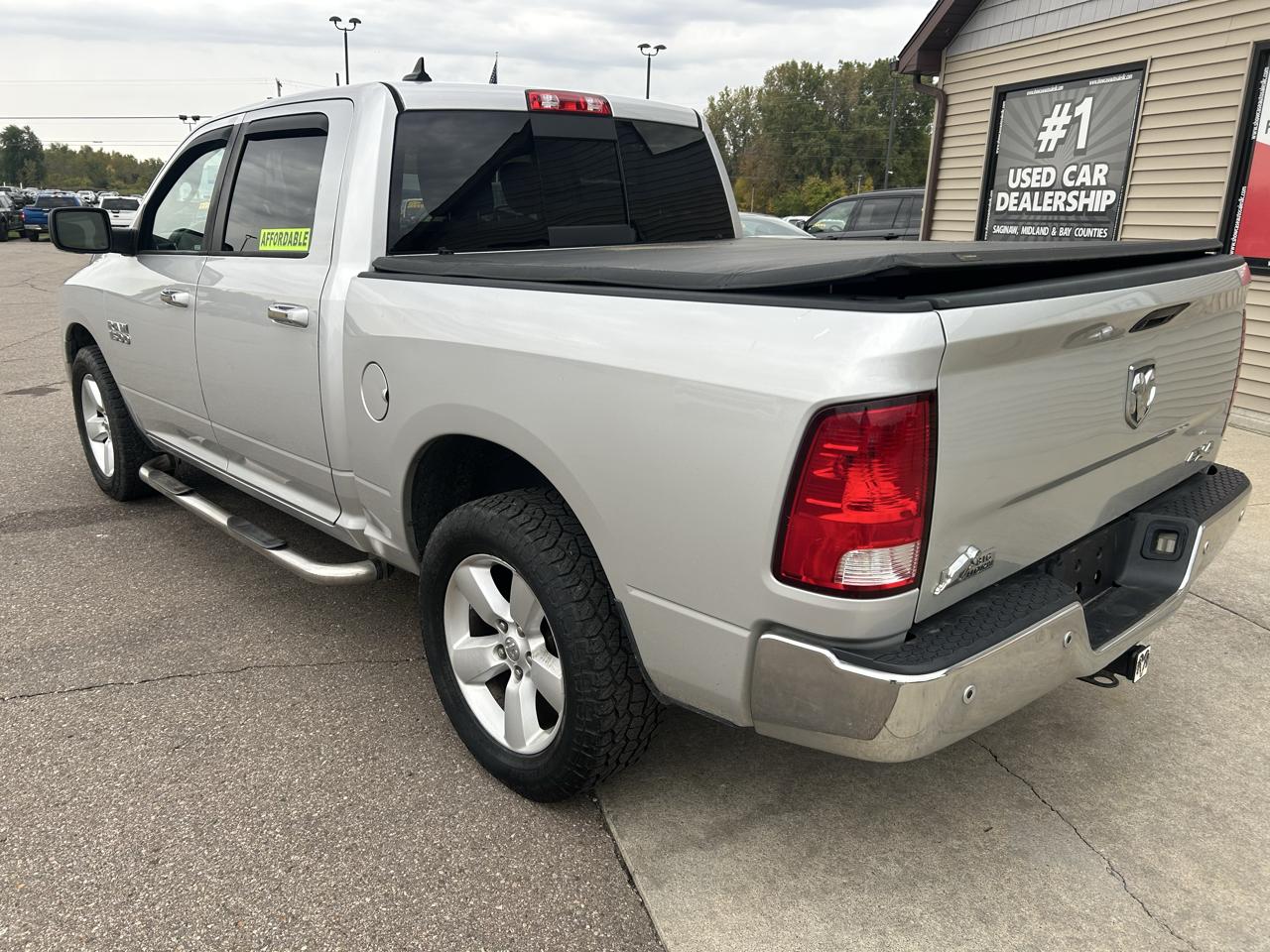 RAM 1500 4WD Crew Cab 140.5" Big Horn 2016