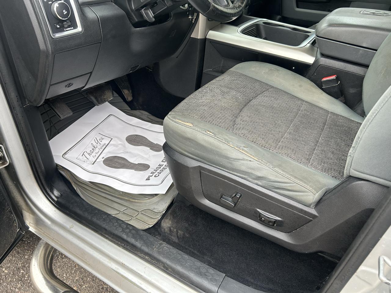 RAM 1500 4WD Crew Cab 140.5" Big Horn 2016