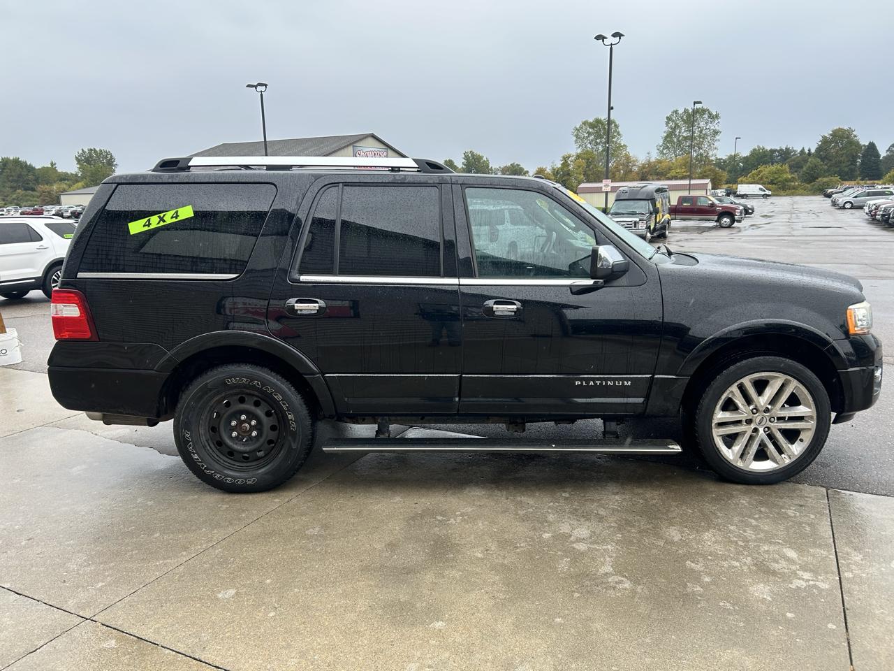 Ford Expedition 4WD 4dr Platinum 2016