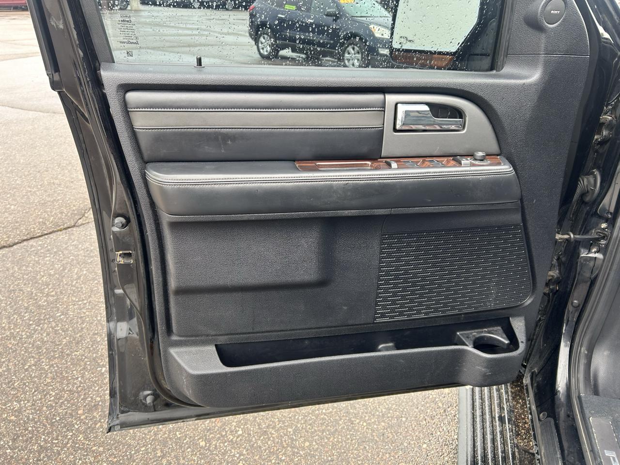 Ford Expedition 4WD 4dr Platinum 2016