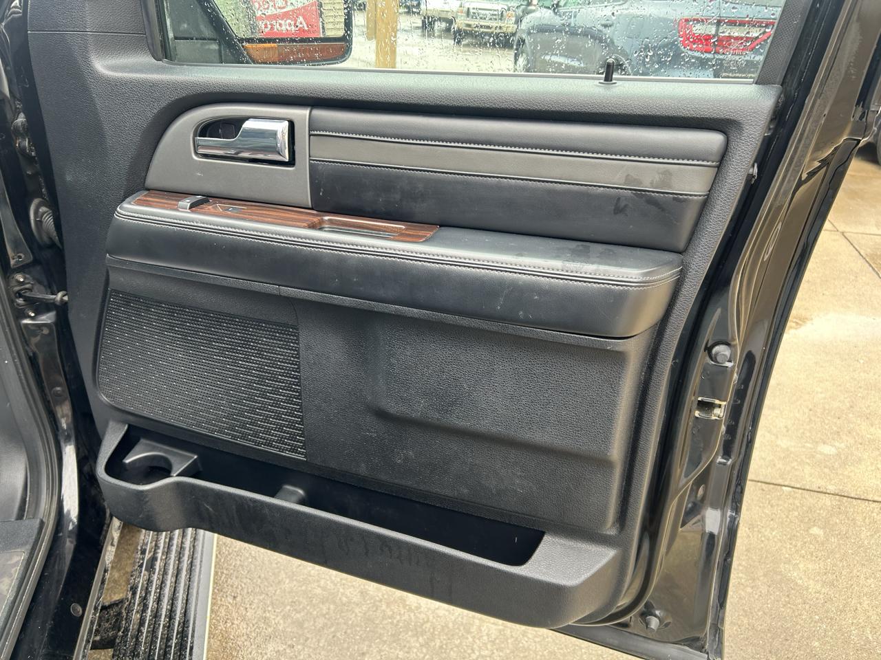 Ford Expedition 4WD 4dr Platinum 2016